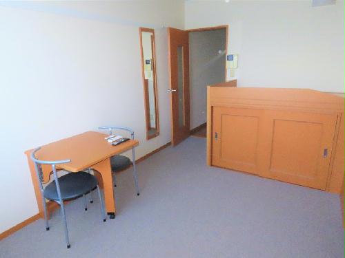 居室・リビング　カーペットのお部屋です