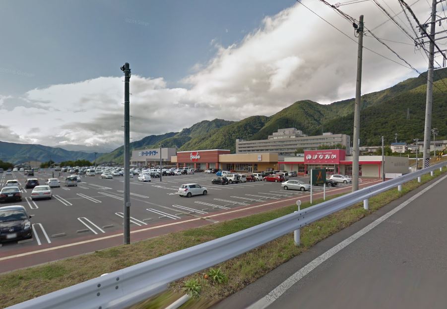 ショッピングセンター　CROSS GARDEN(クロスガーデン)上田緑が丘（ショッピングセンター）まで847m