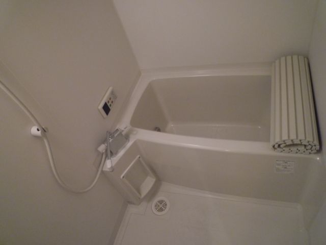 バス・シャワールーム　追炊き浴室。