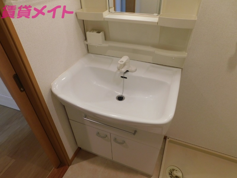 洗面設備　同タイプ反転