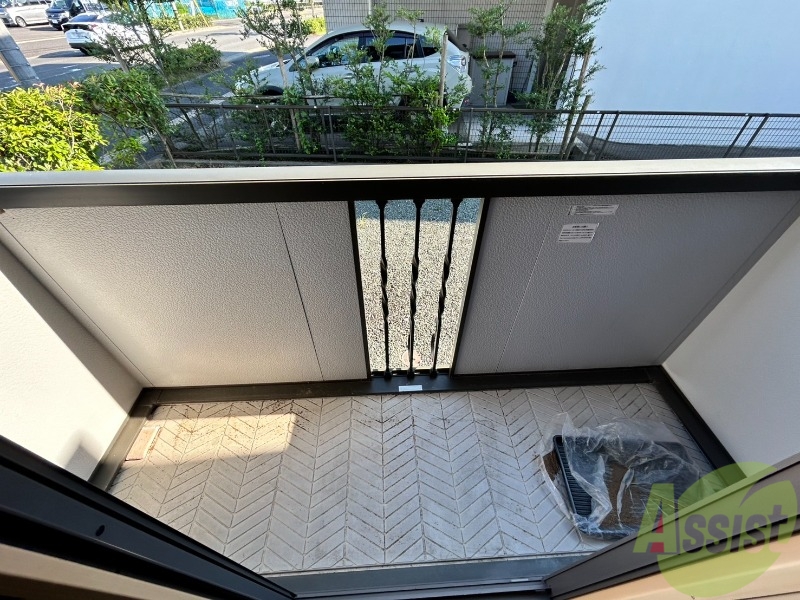 バルコニー　ベランダは洗濯物を干すには充分な広さになっています。