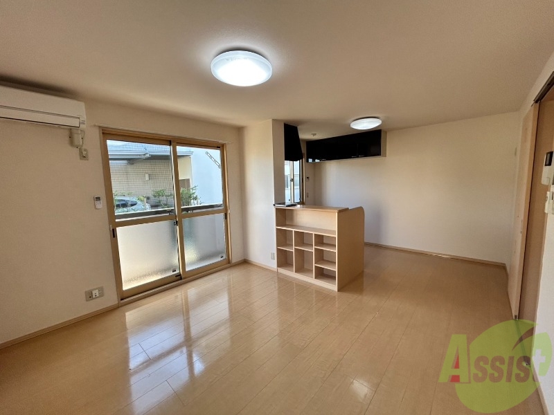 居室・リビング　１２帖のリビングは広々としていて開放感があります。