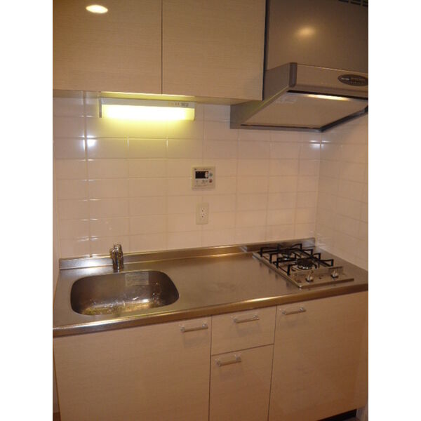 キッチン　壁付けキッチンでスペースを有効活用できます！