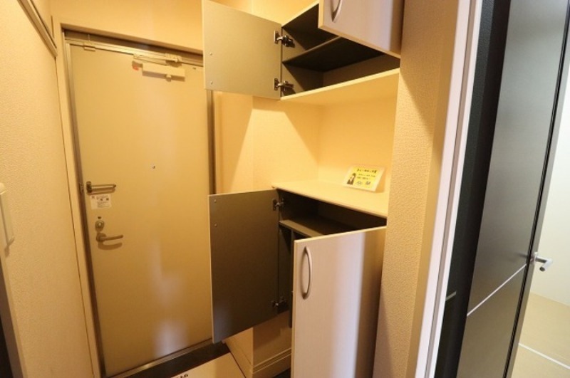 玄関　図面と現状に相違がある場合には現状を優先