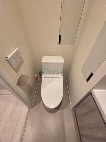 トイレ　※参考写真です。反転タイプのお部屋になります。