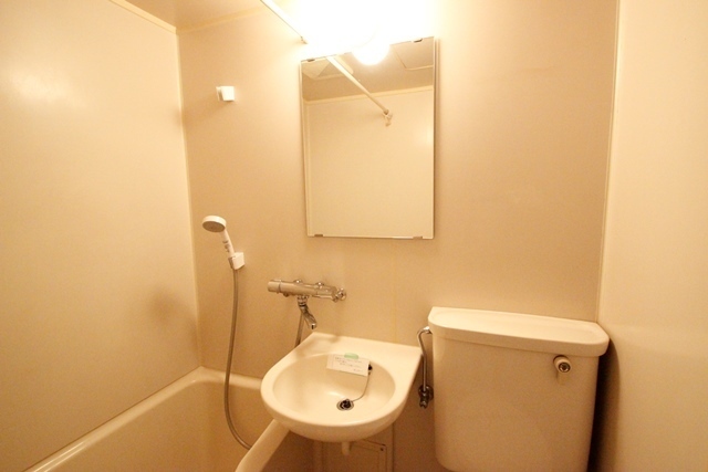 洗面設備　※同物件別部屋の写真です