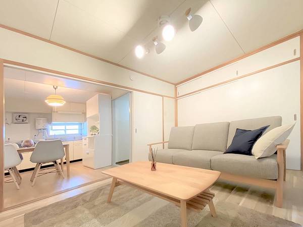 居室・リビング　モデルルームの写真です