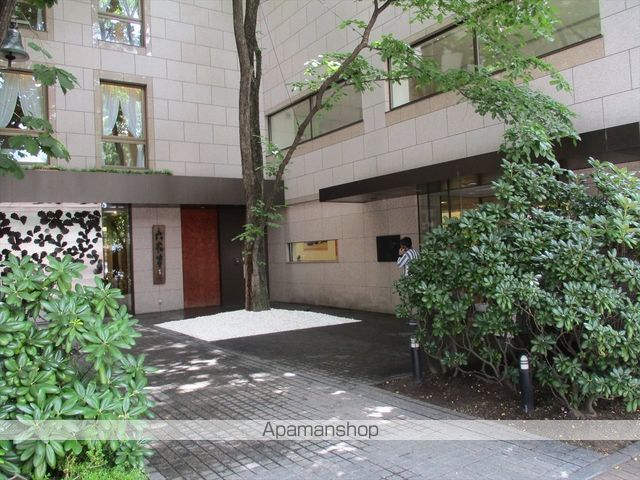 その他　六花亭　帯広本店（その他）まで994m