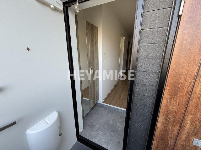 玄関　※室内画像は別号室のもの