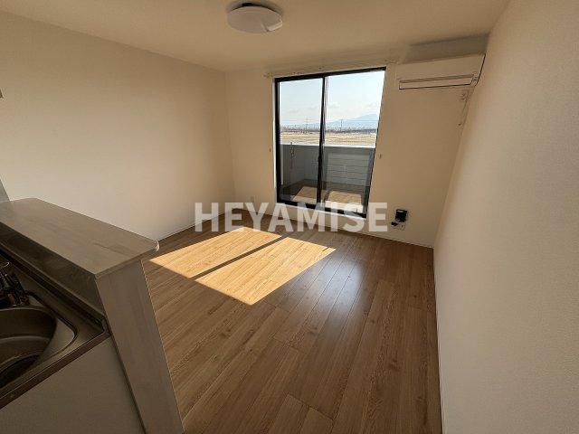 居室・リビング　※室内画像は別号室のもの