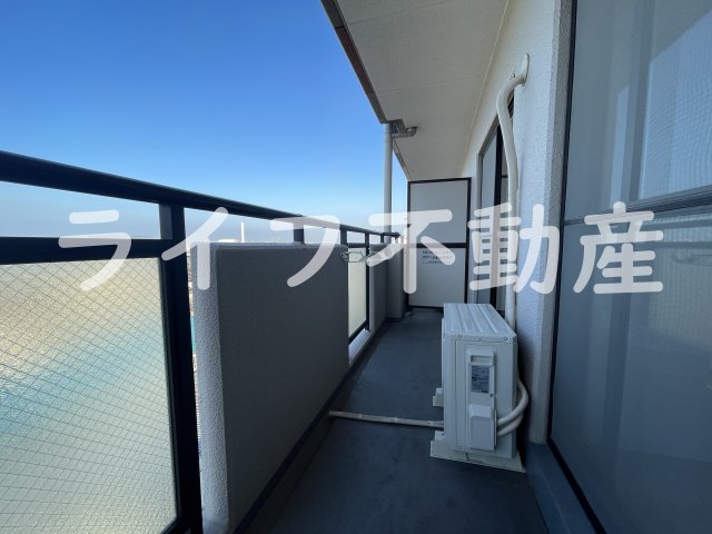 バルコニー　陽当たり良好なバルコニーです