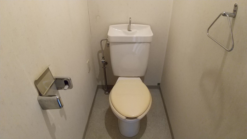 トイレ　温水洗浄便座付きでおすすめです