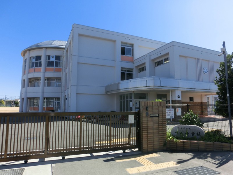 小学校　加古川市立川西小学校（小学校）まで619m