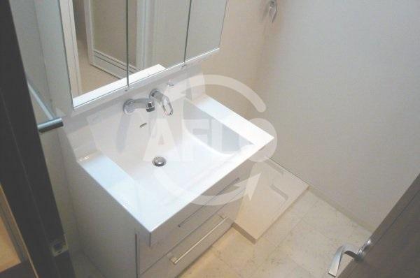 洗面設備　La Douceur中之島（ラドゥセール中之島）　洗面台