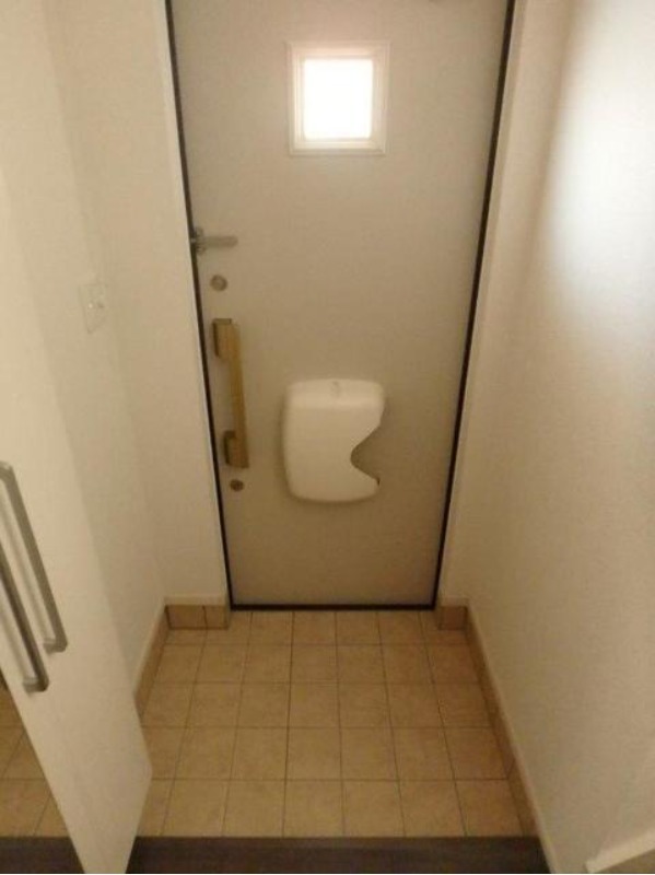 玄関　図面と現状に相違がある場合には現状を優先