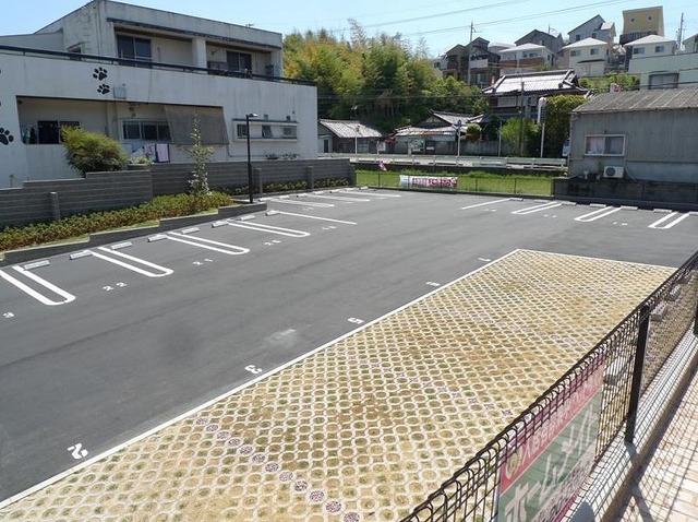 駐車場　駐車場