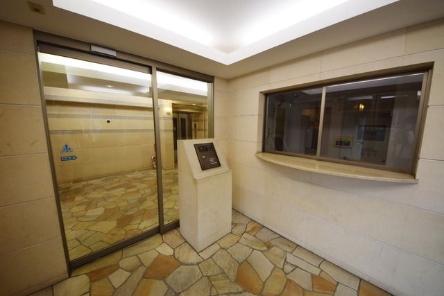 エントランス　★オートロック付のエントランスです★