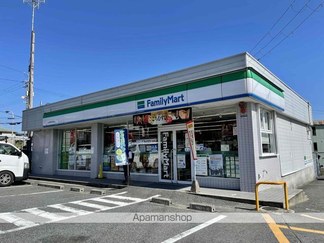 コンビニ　ファミリーマート大津雄琴駅前店（コンビニ）まで588m