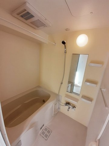 バス・シャワールーム　ゆったり過ごせるお風呂です