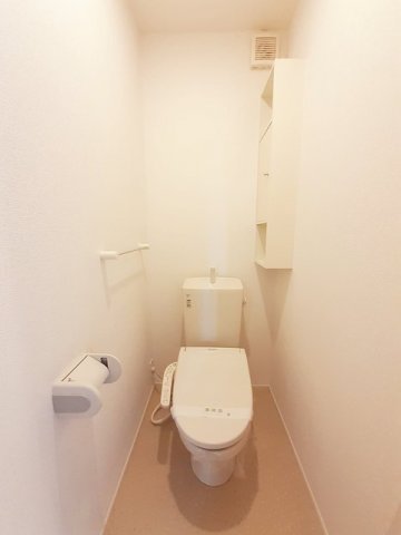 トイレ　コンパクトで使いやすいトイレです