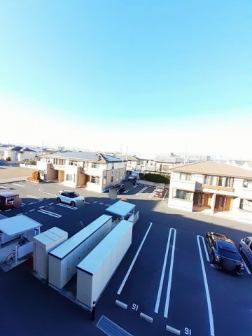 駐車場　車をお持ちの方に嬉しい駐車場付きの物件です