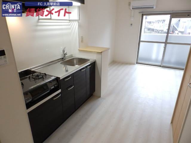 キッチン　同物件別室反転タイプ画像