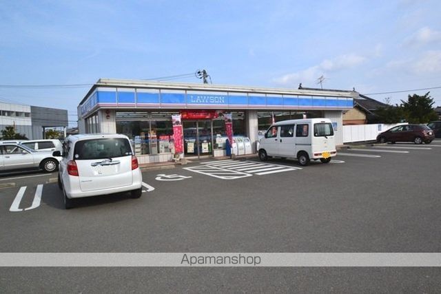 コンビニ　ローソン（コンビニ）まで703m