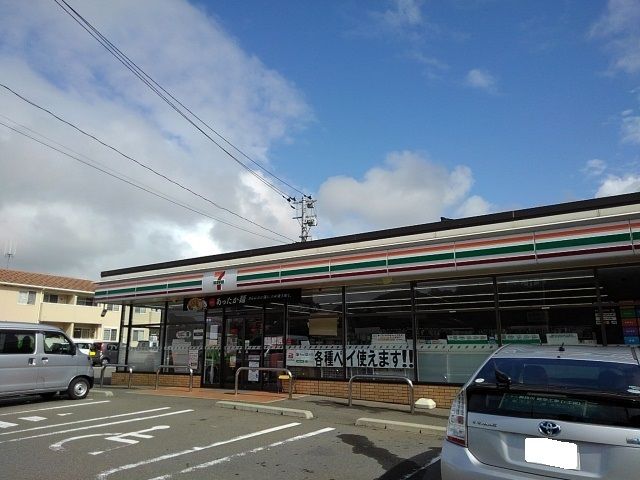コンビニ　セブンイレブン（コンビニ）まで1000m