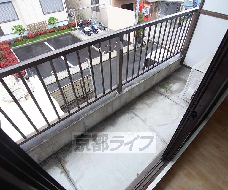 バルコニー　洗濯物も良く乾きそうですね。