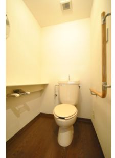 トイレ　ゆったりとした空間のトイレです