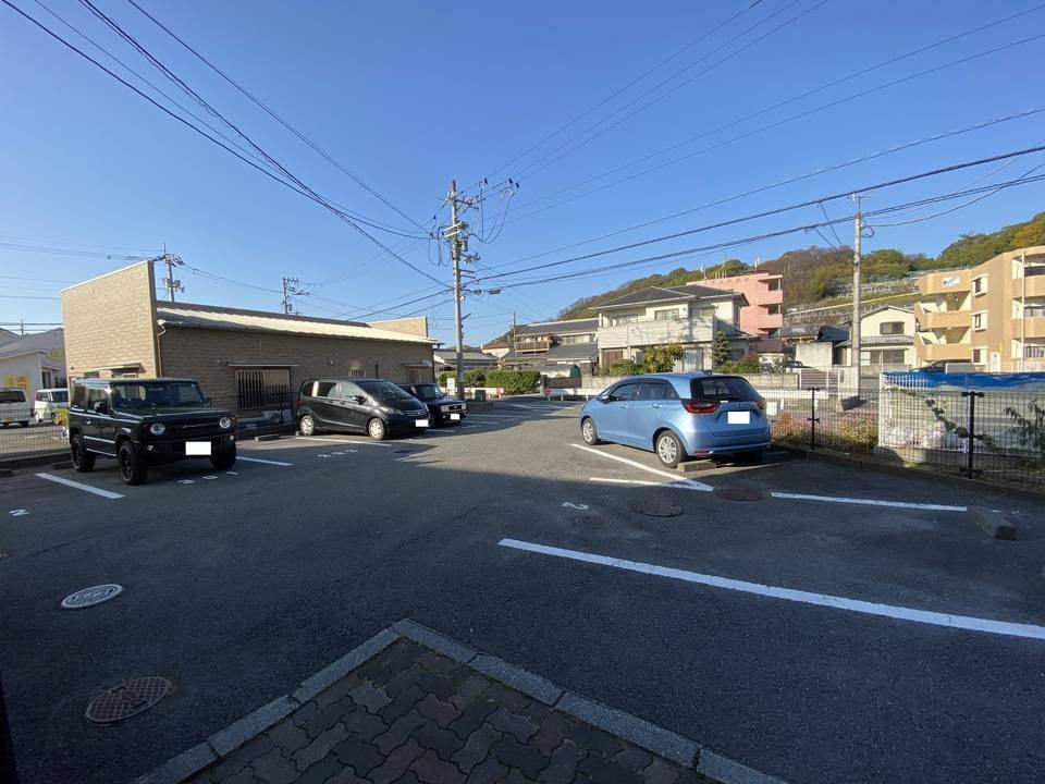 駐車場　駐車場