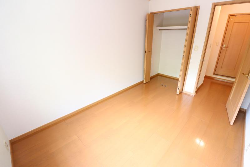 その他　南側洋室の収納