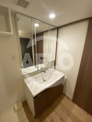 洗面設備　RJR堺筋本町タワー　独立洗面台