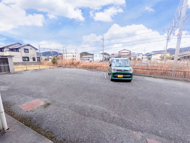 駐車場　駐車場に車を止められます