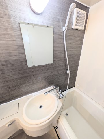 バス・シャワールーム　ゆったり過ごせるお風呂です