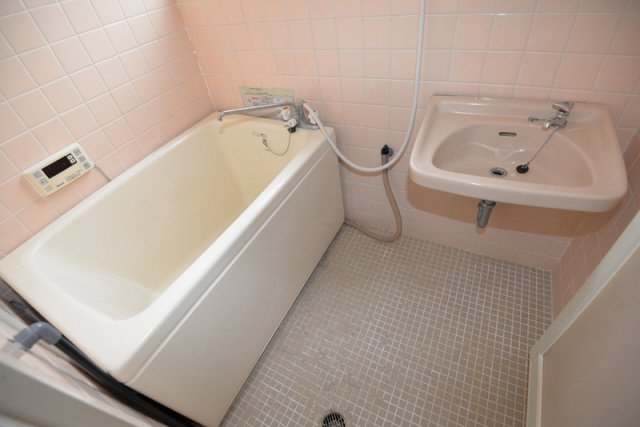 バス・シャワールーム　日々の疲れを癒すお風呂付です