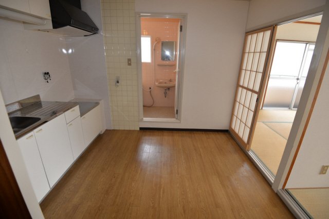 居室・リビング　こちらの居間で趣味の時間をお楽しみください