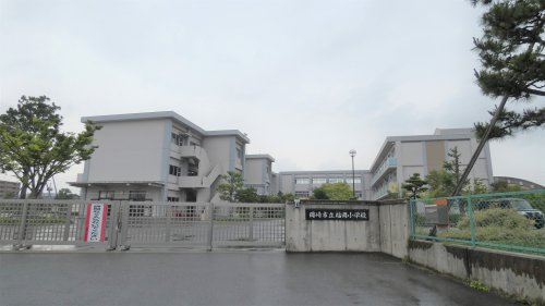 小学校　岡崎市立福岡小学校（小学校）まで484m