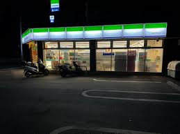 コンビニ　ファミリーマート関町庚申通り店（コンビニ）まで96m