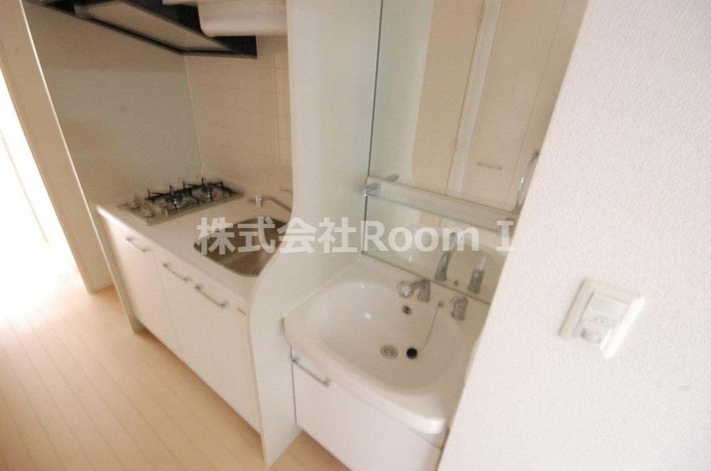 洗面設備　使いやすい洗面所です