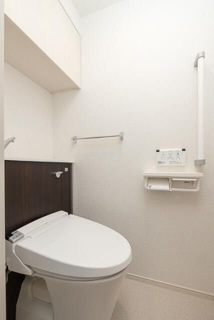 トイレ　同タイプ部屋　参考写真です