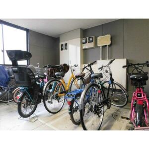 その他共有部分　屋根付きの為、雨の日も気になりません!