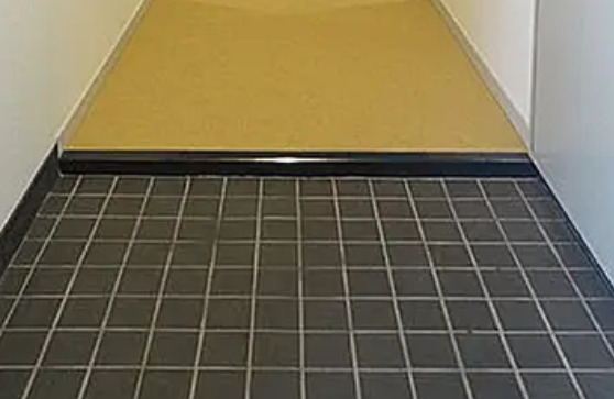 玄関　【-思い切って、湘南。-　Blueの取り扱い物件】