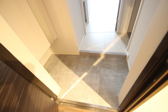 玄関　※別部屋の写真です