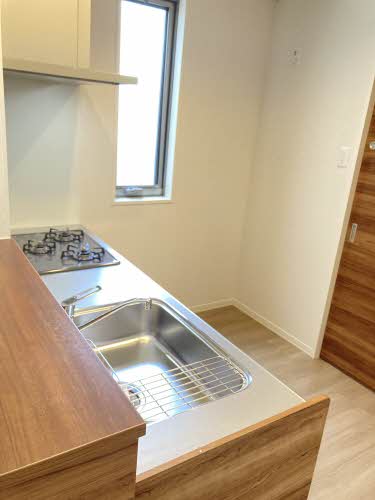 キッチン　別号室の写真です（反転）