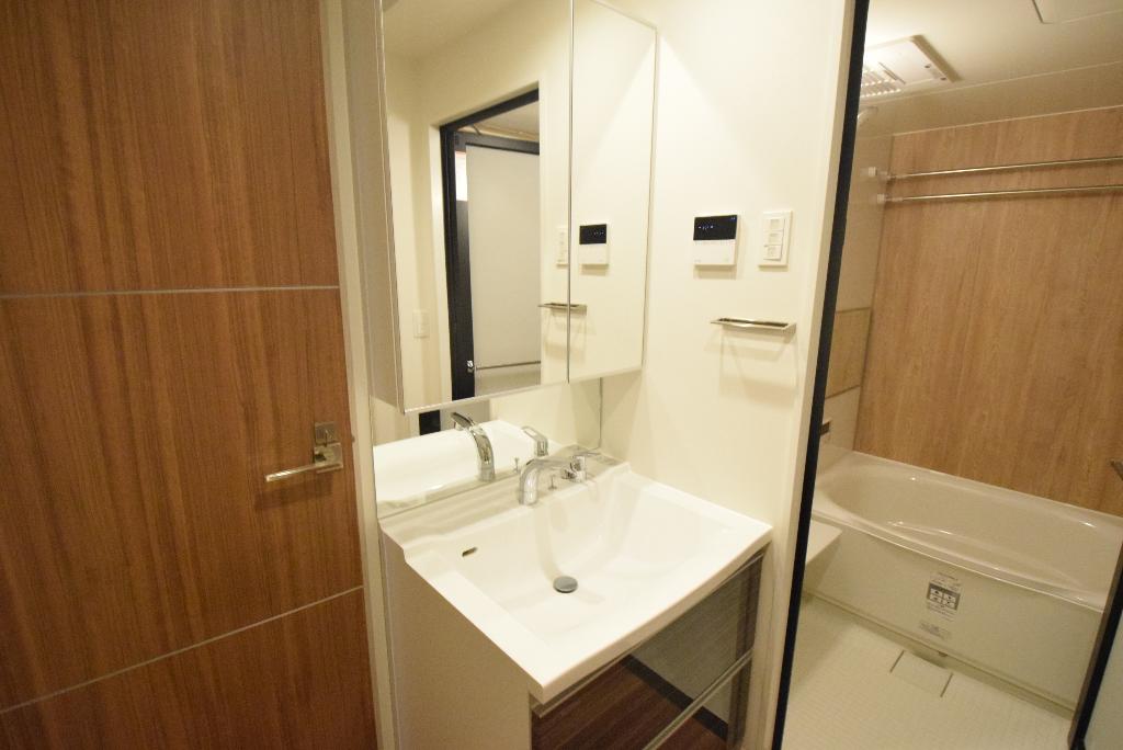 洗面設備　洗髪洗面化粧台