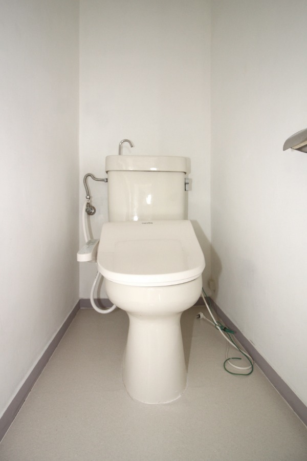 トイレ　トイレ温水洗浄便座