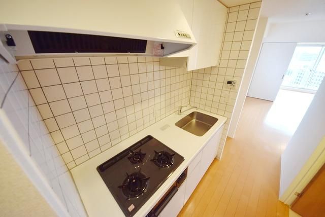 キッチン　３口ガスコンロ