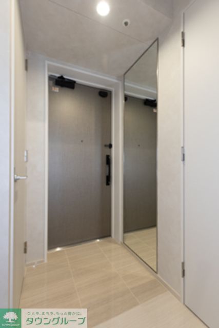 玄関　※写真は同タイプ住戸です。