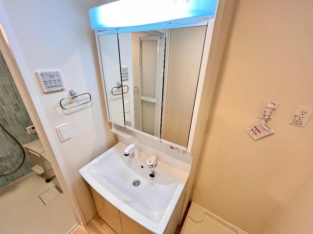 洗面設備　同物件、別号室の写真